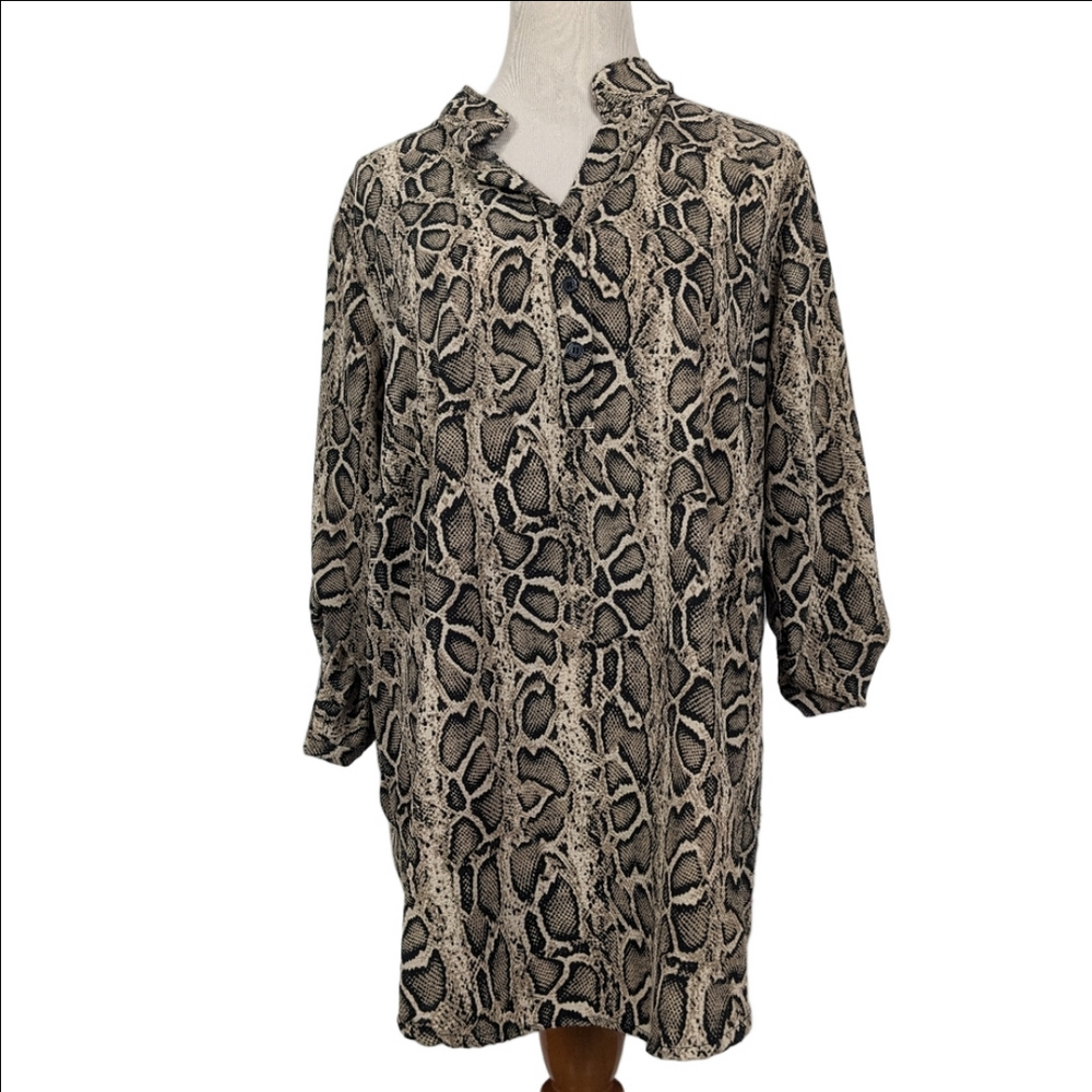 New Collection Made In Italy Snake Print Blouse Large/Extra Large
